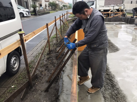 「枠組み・鉄筋搬入②」